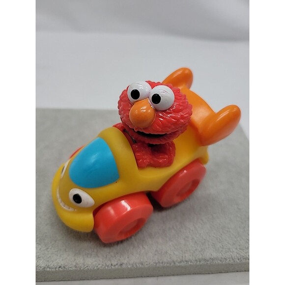Elmo 2011 Hasbro 4"  Figure Car Sesame Street Workshop Yellow Orange Red - Picture 2 of 16